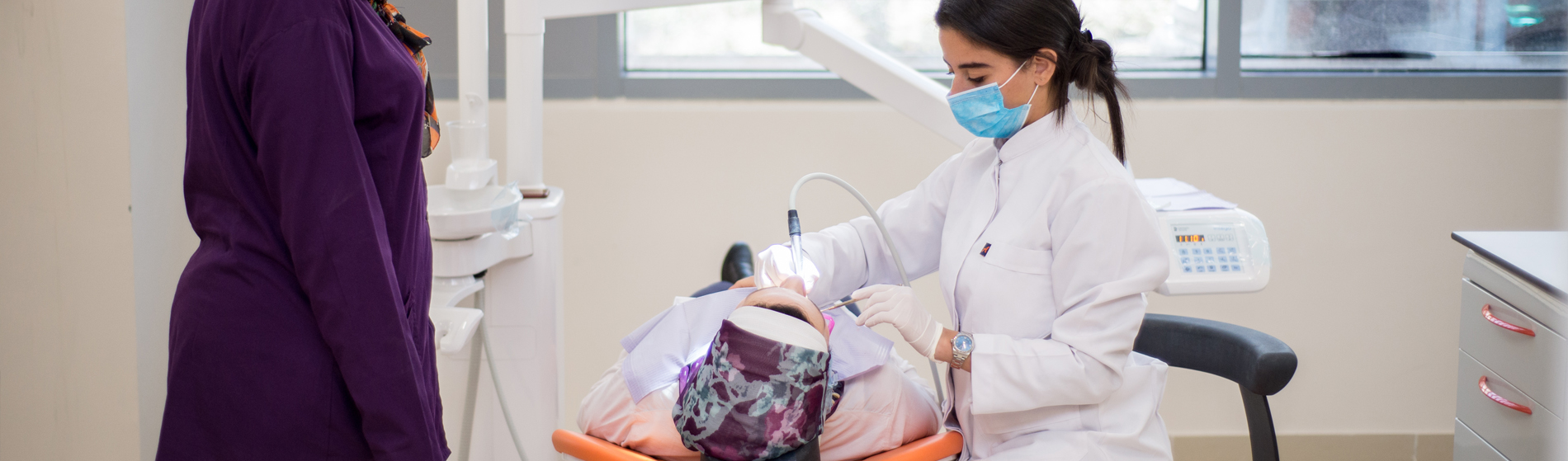 كلية طب الفم والأسنان جامعة الجيزة الجديدة 