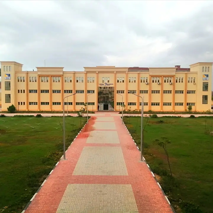 الكلية التكنولوجية للصناعة والطاقة