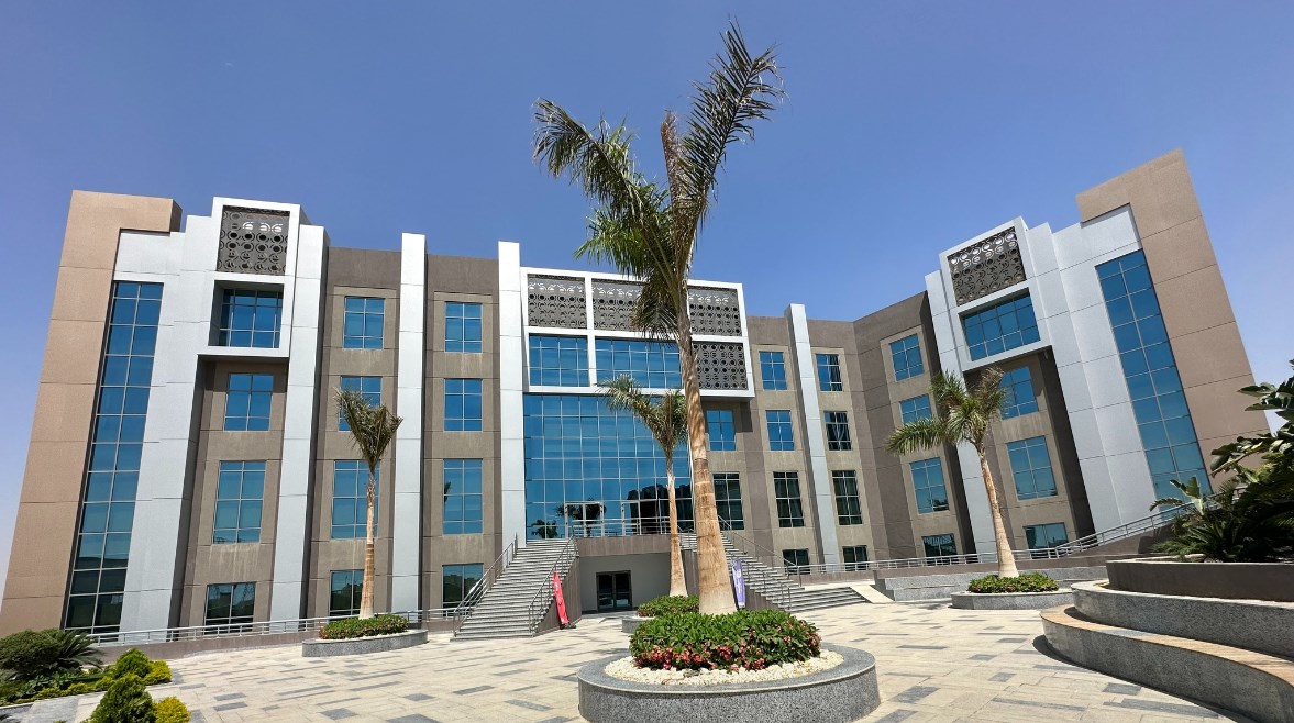 كلية الهندسة جامعة مايو بالقاهرة